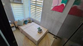 Cozy Budget-Friendly 2-bedroom Condo, Near the Airport